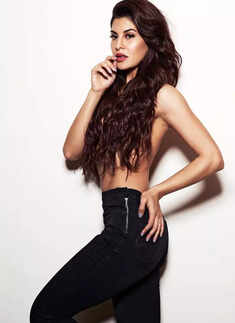 Intimate pictures of Jacqueline Fernandez and conman Sukesh Chadrasekhar go viral; hickey mark sets the tongues wagging