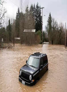 Massive flooding hits Chehalis, Washington; see pics