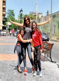 These new happy pictures of Sushmita Sen with her baby boy and daughters go viral