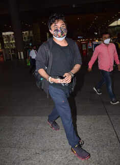 #ETimesSnapped: From Kriti Sanon to Pooja Hegde, paparazzi pictures of your favourite celebs