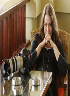 Putin, Medvedev hire hot photogs!