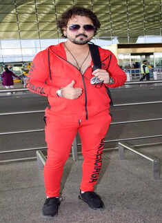 #ETimesSnapped: From Hrithik Roshan to Rakhi Sawant, paparazzi pictures of your favourite celebs