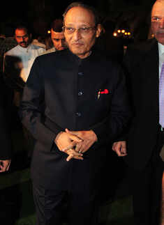 Shahwar & Zeba's wedding reception 