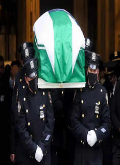 New York: Thousands attend funeral for slain NYPD officer