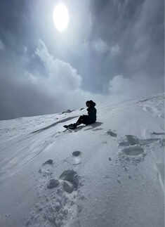 Lovely pictures from Mouni Roy&rsquo;s first Valentine&rsquo;s Day celebration with hubby Suraj Nambiar post their wedding