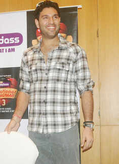 Yuvraj Singh spotted @ City Hotel