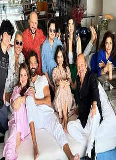 Amid dating rumours, new pictures of Hrithik Roshan & family with Saba Azad from their lunch get-together go viral