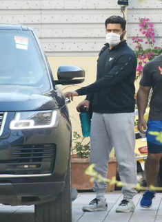 #ETimesSnapped: From Mouni Roy to Rakul-Jackky, paparazzi pictures of your favourite celebs