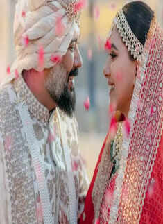 Dreamy pictures from Luv Ranjan and Alisha Vaid&rsquo;s fairytale Agra wedding