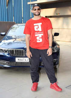 #ETimesSnapped: From Varun-Samantha to Ananya Panday, paparazzi pictures of your favourite celebs