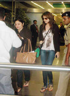 Anushka Sharma let off!