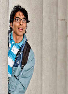 Uday Chopra kicked out of a bar!