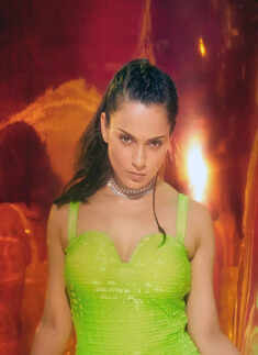 These happy pictures of birthday girl Kangana Ranaut offering prayers at Vaishno Devi shrine you just can&rsquo;t miss