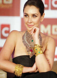 Lisa Ray @ jewellery launch
