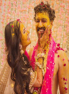 Vicky Kaushal and Katrina Kaif beat the heat in style as they jet off for a romantic getaway!