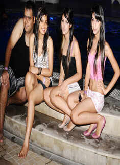 Pool party @ Hotel The Royal Plaza