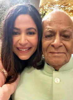 From dancing with mom Neetu Kapoor to lovely pictures with Alia Bhatt, Ranbir Kapoor&rsquo;s blissful moments from mehendi ceremony