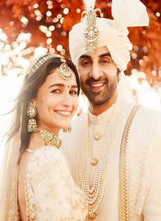 Neetu Kapoor pours her heart out after a fan adds Rishi Kapoor in Alia Bhatt and Ranbir Kapoor's wedding picture