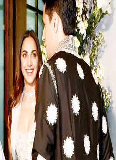 Amid the break-up rumours, lovely moments and selfies of Sidharth Malhotra and Kiara Advani go viral