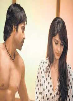 Emraan's steamy lovemaking scenes!