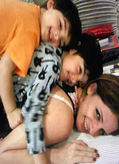 Sussanne Khan shares a mushy picture with beau Arslan Goni; calls it 'incredible'