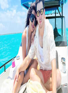 These mushy pictures of Priyanka Chopra and Nick Jonas from their beach vacay scream love