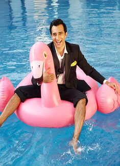 This picture of Rahul Khanna takes the internet by storm