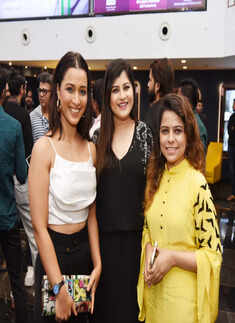 Marathi movie 'Tamasha Live' premier in Pune