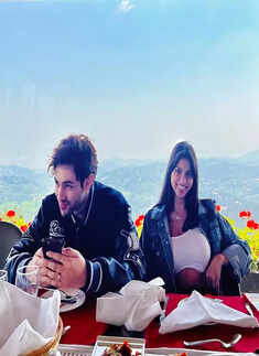 Suhana Khan flaunts her toned midriff in a crop top in these new pictures from her dinner outing with Agastya Nanda