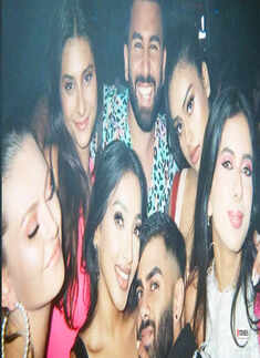 New party pictures of Nysa Devgan chilling with her BFFs go viral