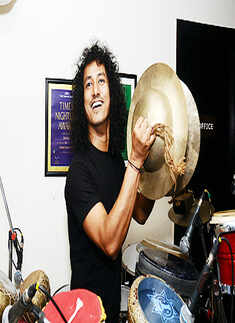 Jonqui live @ Smoke House Grill