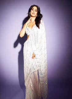 These latest pictures of Janhvi Kapoor in a crop top & denim shorts prove she is a true blue fashionista