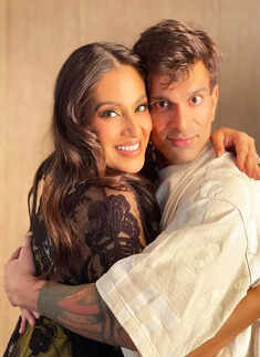 Unmissable pictures of Bipasha Basu with Karan Singh Grover from her dreamy pink-themed baby shower