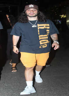 #ETimesSnapped: From Deepika Padukone to Malaika Arora, paparazzi pictures of your favourite celebs