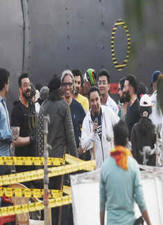 #ETimesSnapped: From Malaika Arora to Sara Ali Khan, paparazzi pictures of your favourite celebs