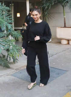 #ETimesSnapped: From Disha Patani to Sara Ali Khan, paparazzi pictures of your favourite celebs