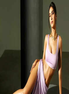 Vaani Kapoor turns up the heat with her gorgeous pictures