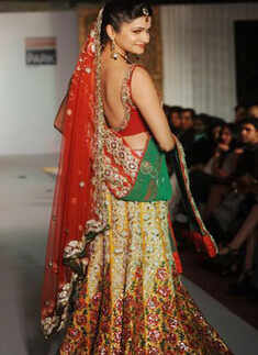 Asha and Gautam Gupta's fashion show