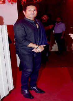 #ETimesSnapped: From Vicky Kaushal-Katrina Kaif to Sidharth Malhotra-Kiara Advani, paparazzi pictures of your favourite celebs