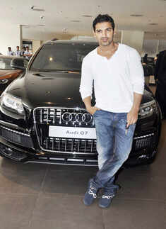 John gets his new Audi Q7