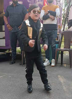 #ETimesSnapped: From Deepika Padukone to Kriti Sanon, paparazzi pictures of your favourite celebs