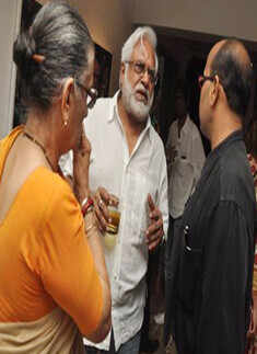 Art exhibition : 'Love is a four letter word'