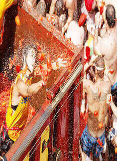 'Tomatina' fight fiesta in Spain!