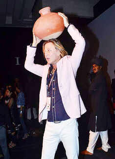 VHIMW post show party