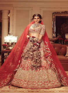​Kriti Sanon sets hearts racing in wedding-ready lehengas