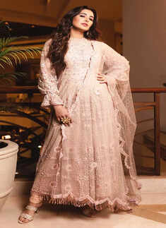 ​Nargis Fakhri slays in ethnic wear​