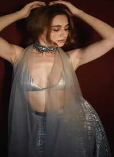 Sanjeeda Sheikh ups the glam quotient with her alluring pictures