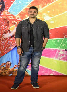 Neha Sharma and Nawazuddin Siddiqui launch the trailer of Jogira Sara Ra Ra in style