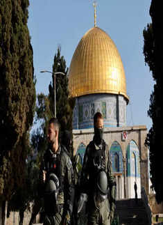 Israeli police raid Jerusalem holy site