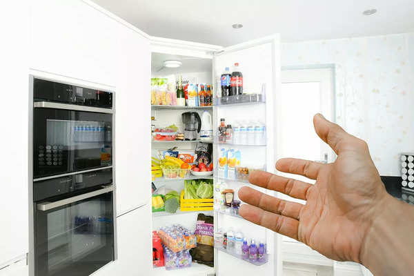 refrigerator with ice maker black